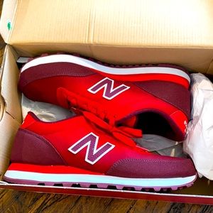 Women’s tennis shoes